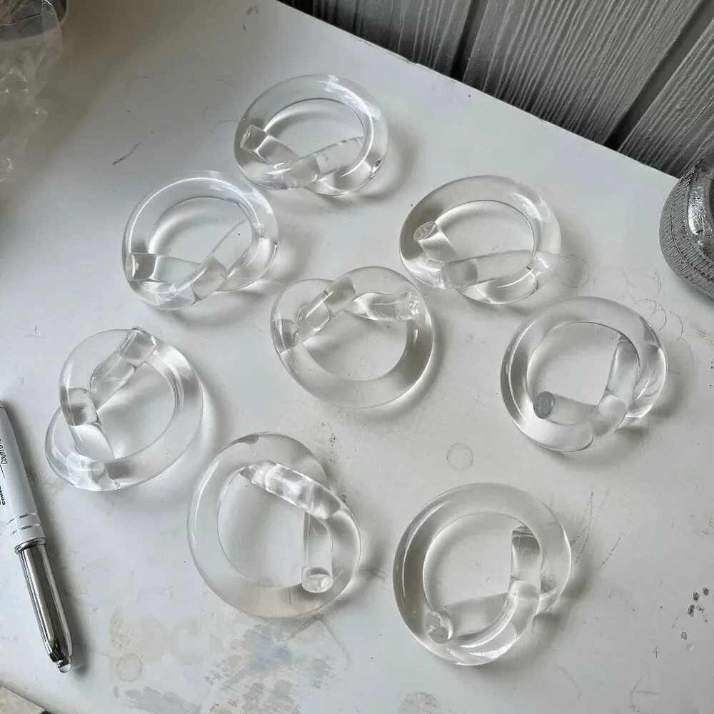 Dorothy Thorpe Lucite Napkin Rings – Set of 8 Pretzel Knot Vintage MCM
